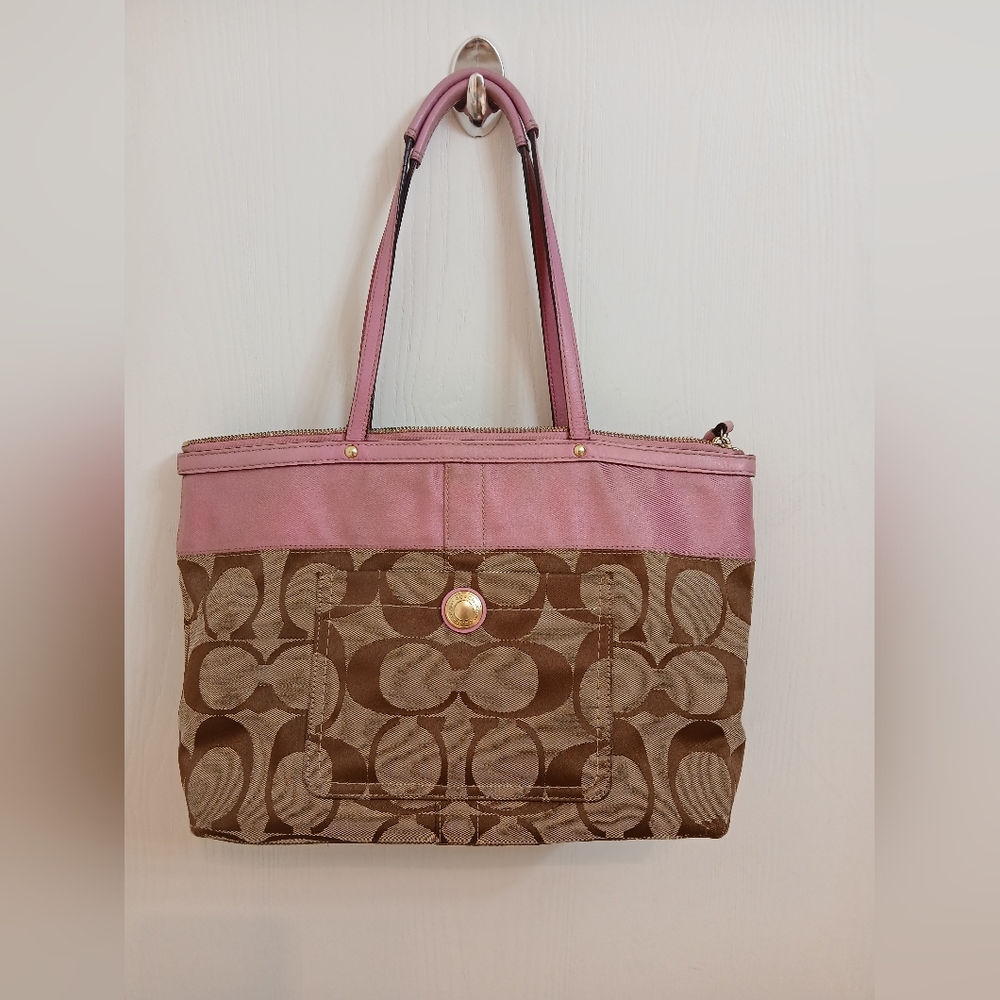 Coach Vintage Signature Shoulder Tote Bag.